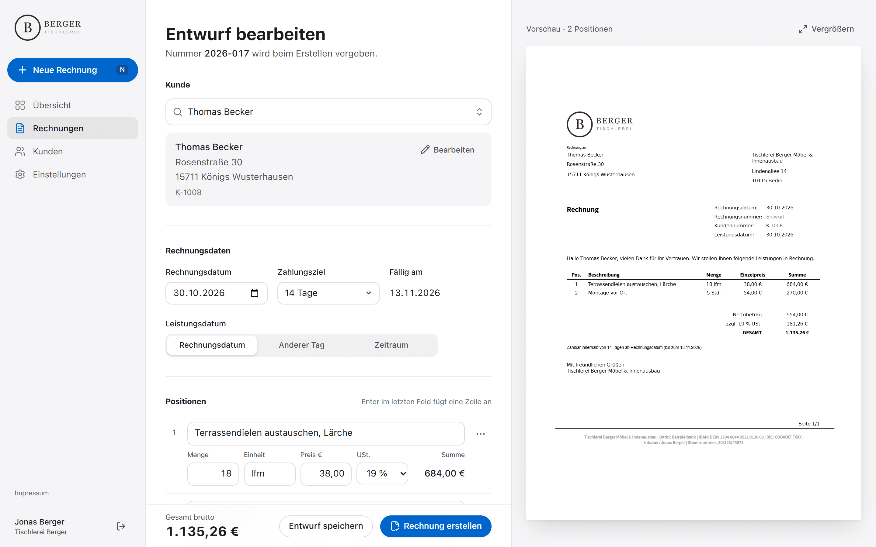 Der Rechnungseditor von Invovo mit Kundenauswahl, Positionen und Live-Vorschau der Rechnung